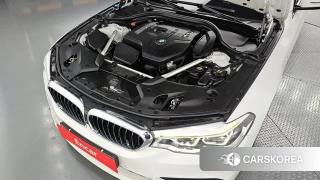 BMW 5 Series (G30) id 3033899 из Кореи 16