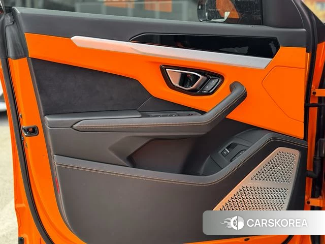 Lamborghini Urus id 3913638 из Китая 16