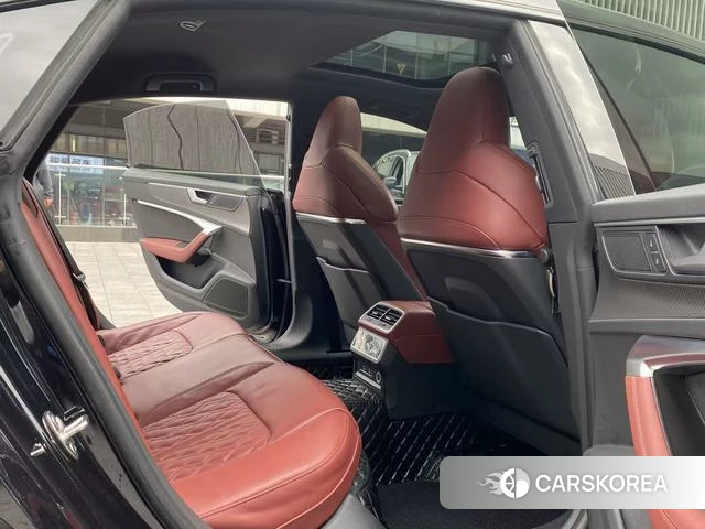 Audi A7L id 4290392 из Китая 12