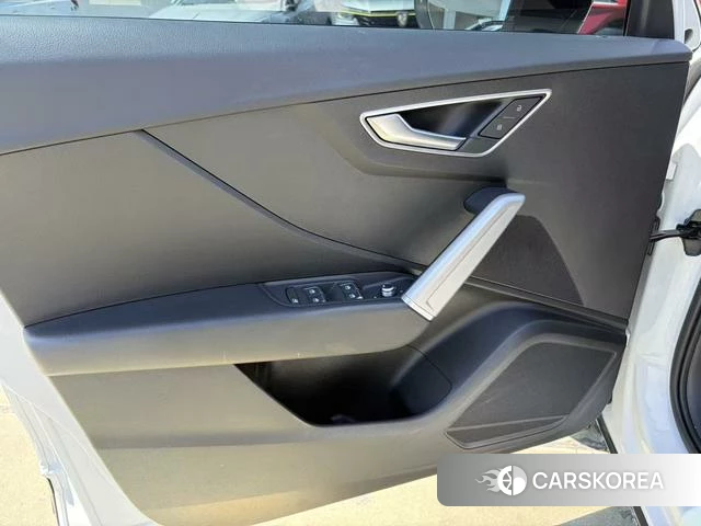 Audi Q2L id 4255834 из Китая 12