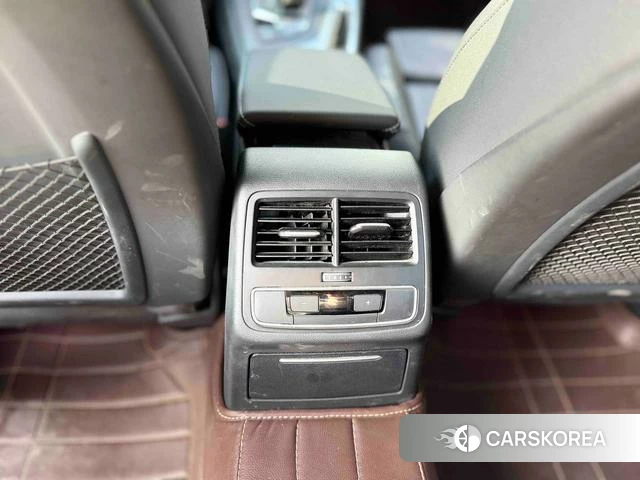 Audi A4L id 4265056 из Китая 13