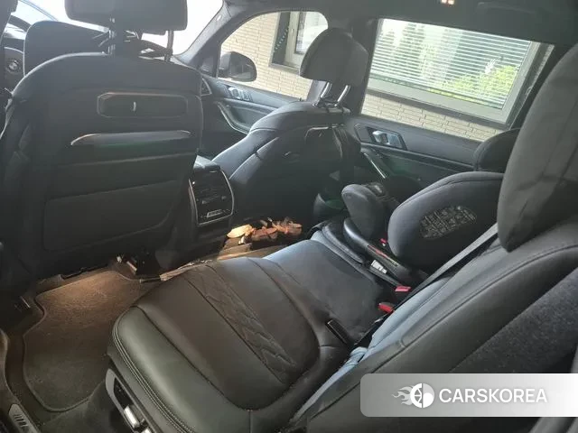 BMW X7 (G07) 2023 Цвет галактики из Кореи, фото 6