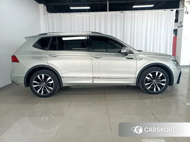 Volkswagen Tiguan L id 4314213 из Китая 16