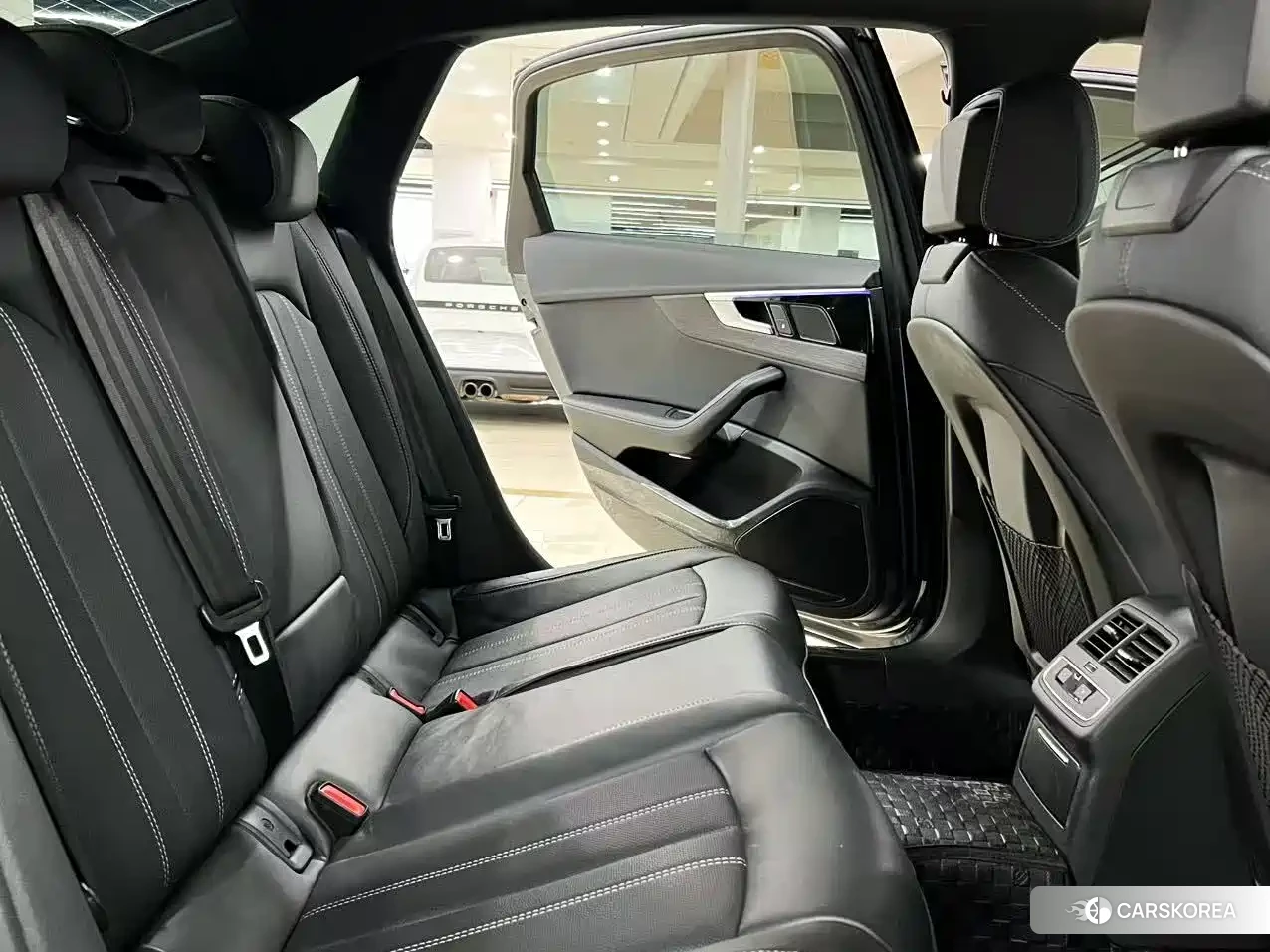 Audi A4L 2023 Silver/gray из Китая, фото 6