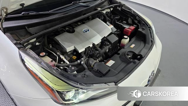 Toyota Prius 4th Generation id 4620188 из Кореи 31