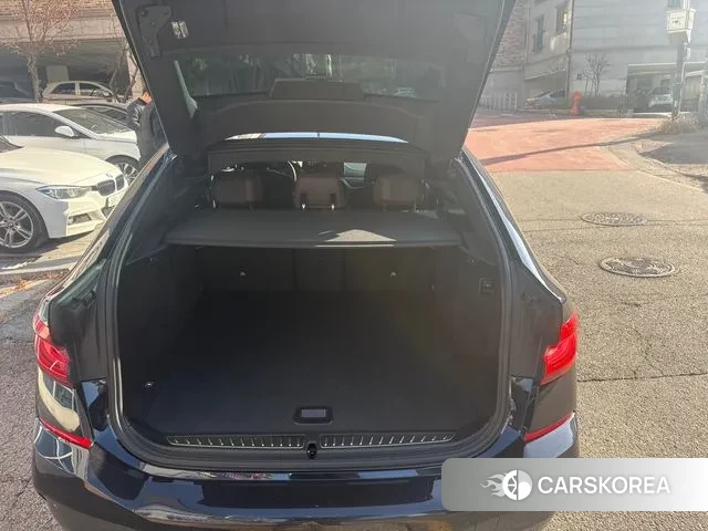 BMW 6 Series GT (G32) 2024 Черный двухцветный из Кореи, фото 6