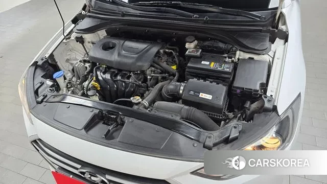 Hyundai Avante AD id 3077030 из Кореи 16