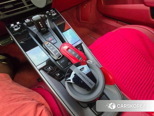 Porsche 911(992) id 4706566 из Кореи 15