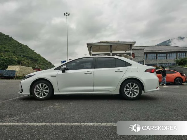 Toyota Corolla id 4262108 из Китая 12