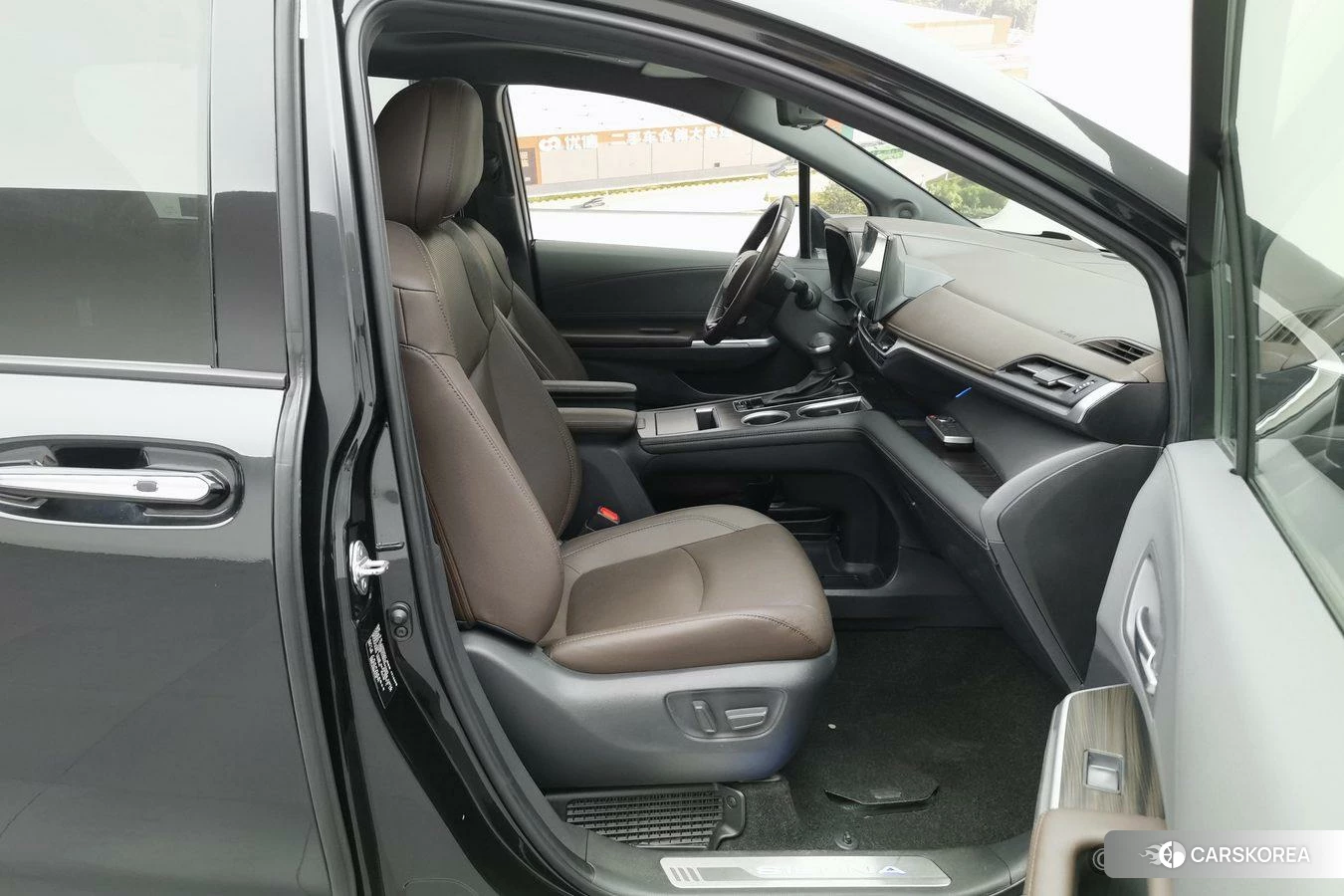 Toyota Sienna id 4437743 из Китая 20