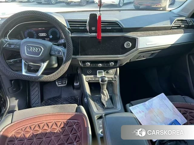 Audi Q3 2021 Темно-серый из Китая, фото 6