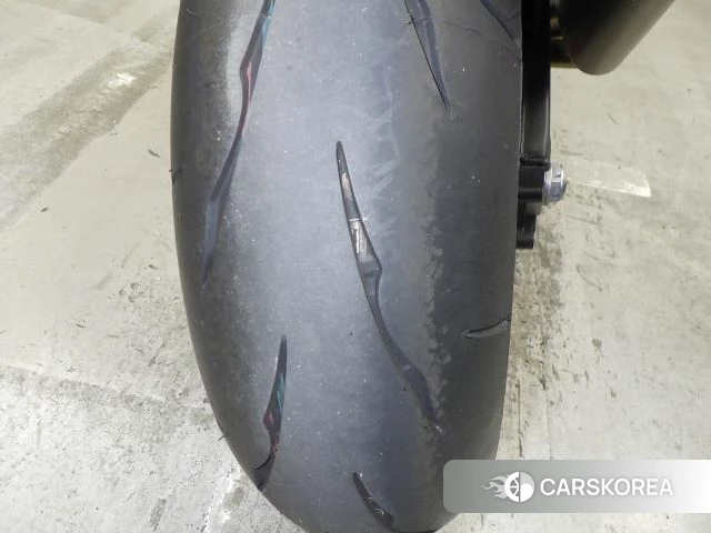 Honda CBR1000RR-R FIREBLADE id 3949952 из Японии 30