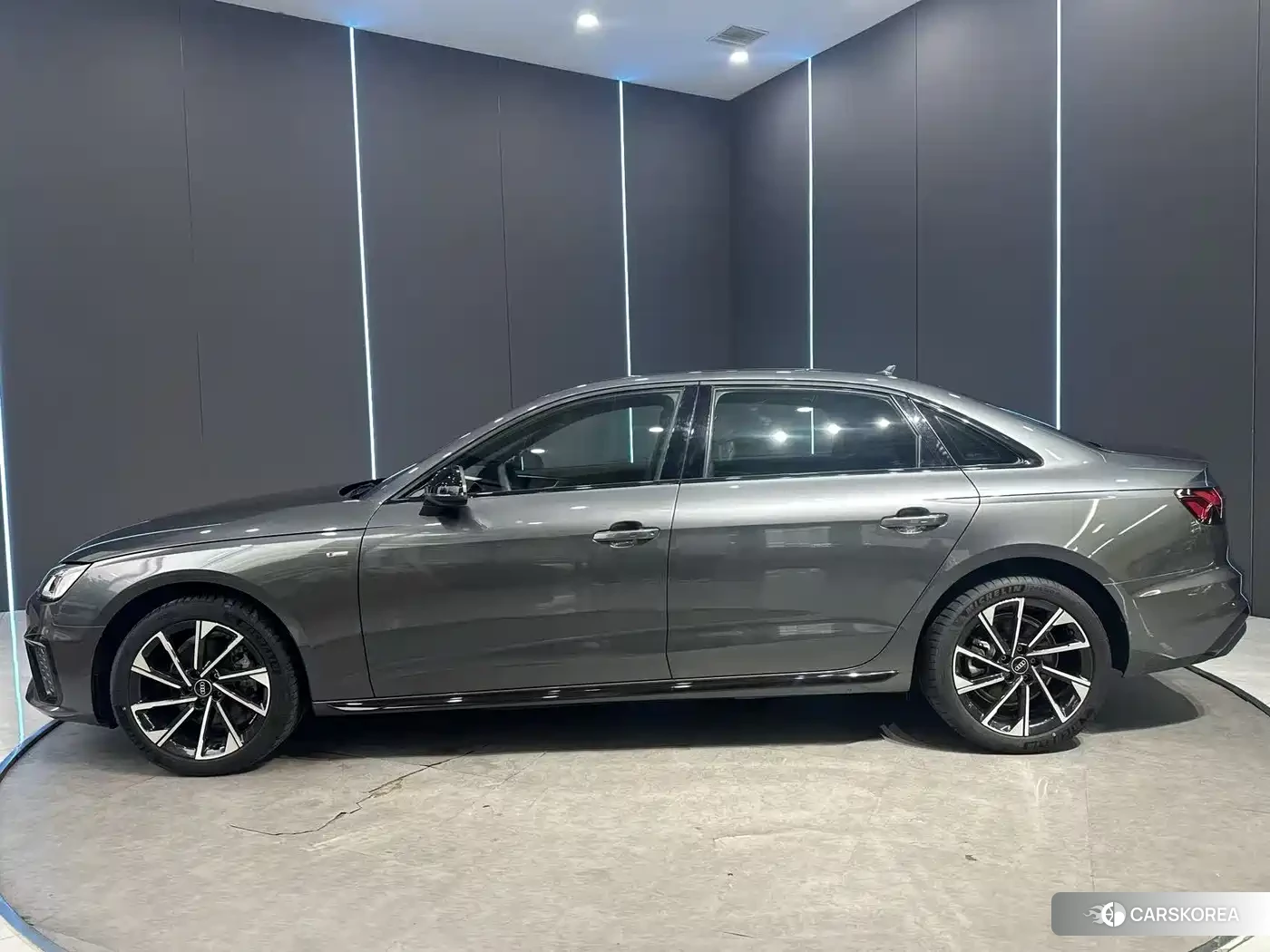 Audi A4L id 4576754 из Китая 8