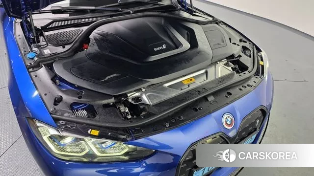 BMW i4 id 3740216 из Кореи 16