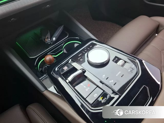 BMW 5 Series (G60) 2024 Белый из Кореи, фото 6