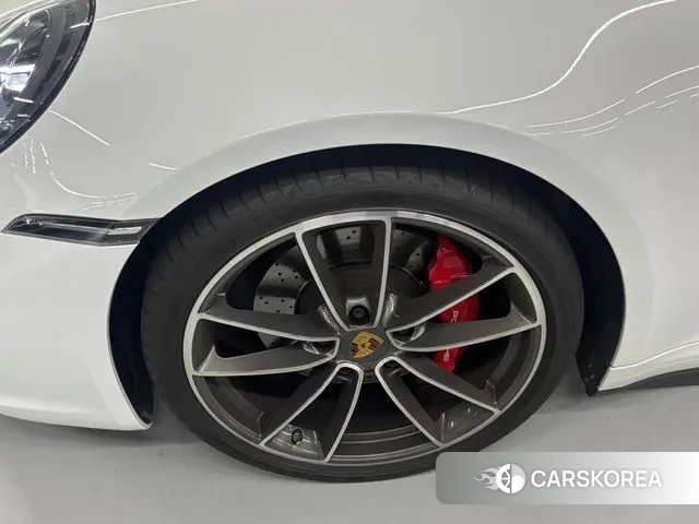 Porsche 911(992) id 2994426 из Кореи 16