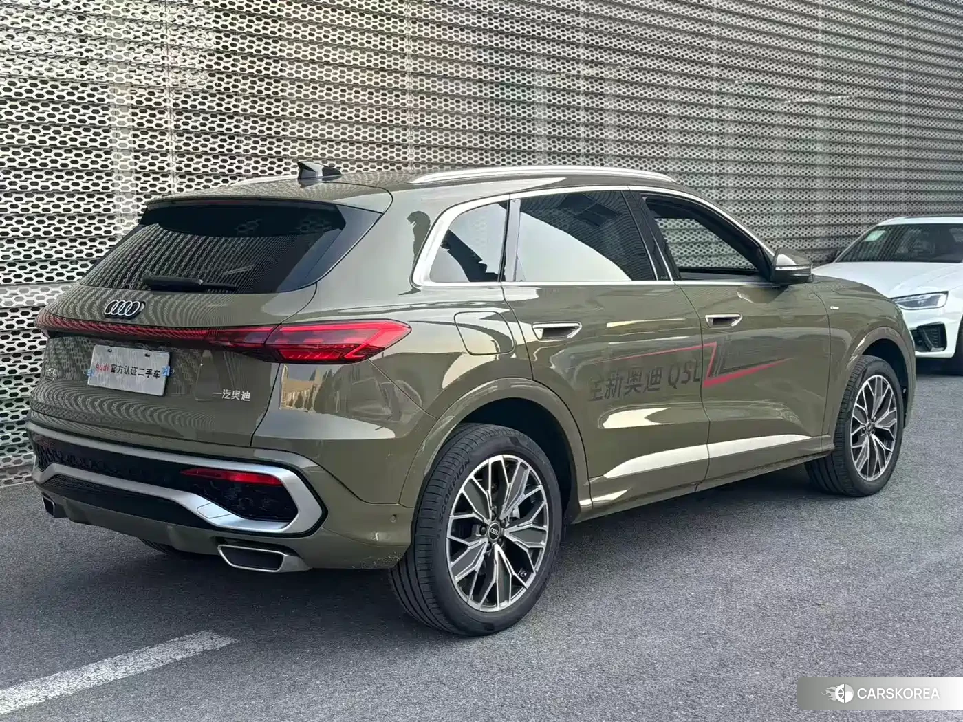 Audi Q5L 2026 Champagne/brown из Китая, фото 6