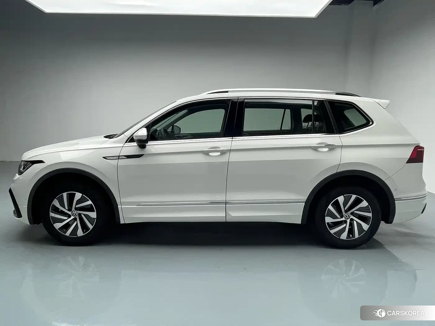 Volkswagen Tiguan L id 4629722 из Китая 21
