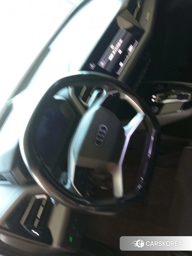 Audi Q5 e-tron 2023 Белый из Китая, фото 6