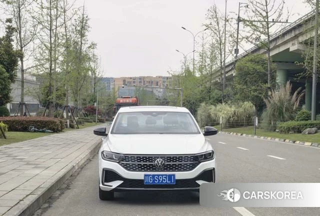 Volkswagen Lavida 2023 Белый из Китая, фото 6