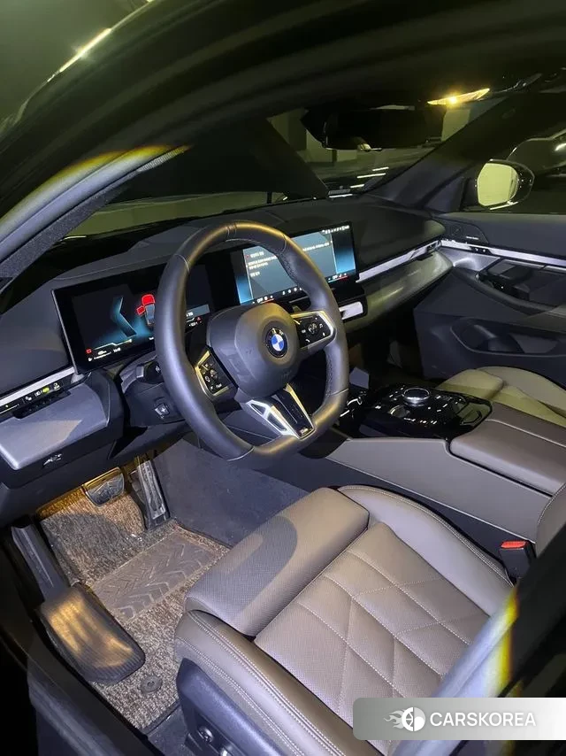 BMW 5 Series (G60) 2025 Серый из Кореи, фото 6