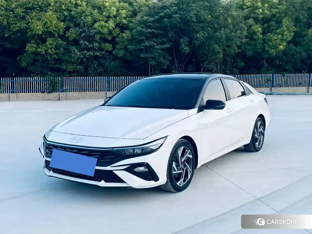 Hyundai Elantra 2023 Белый из Китая, фото 6