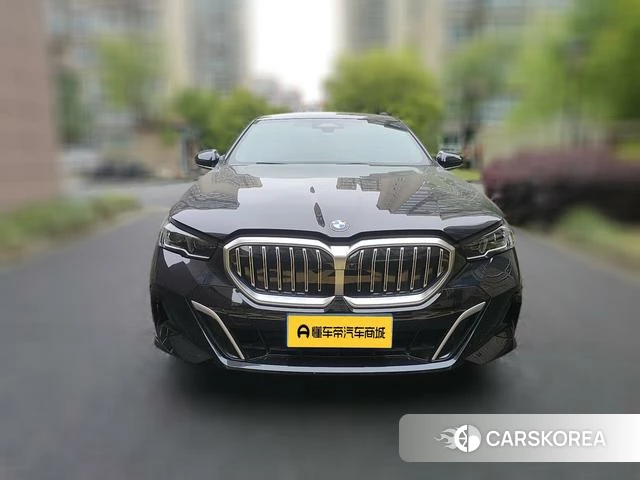 BMW 5 series 2024 Черный из Китая, фото 6