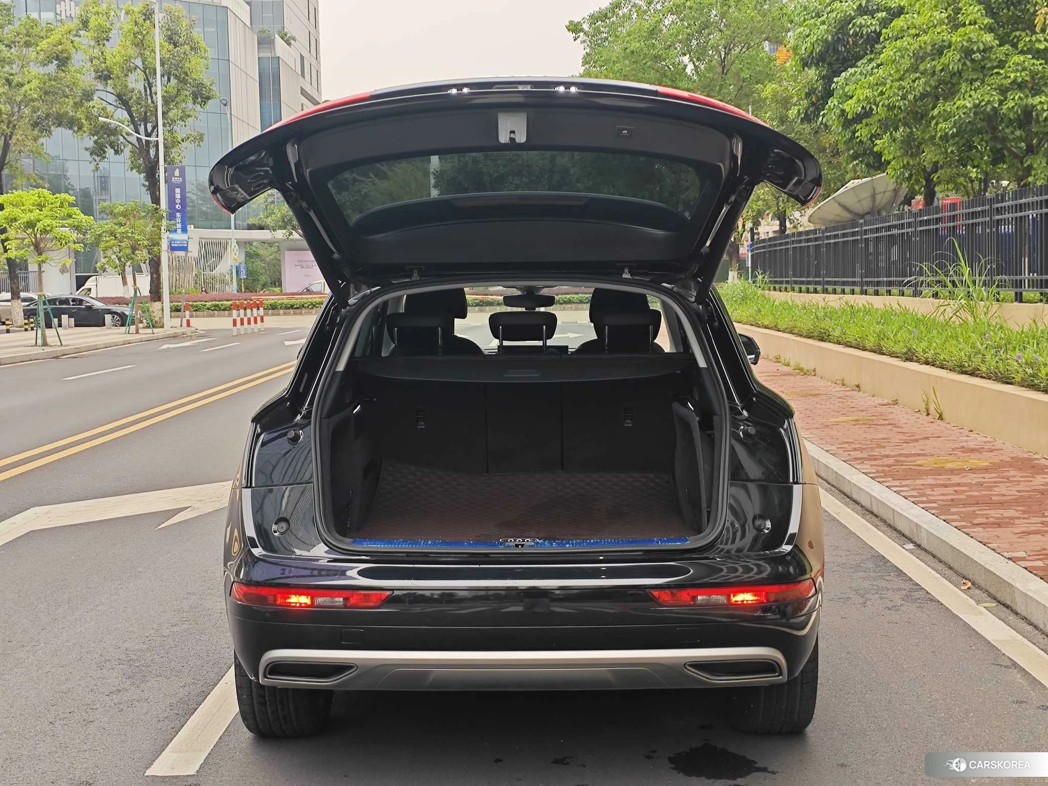 Audi Q5L id 4432197 из Китая 30