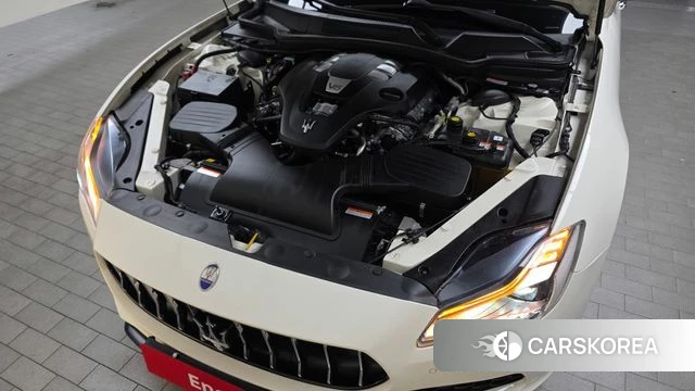 Maserati Quattroporte id 4620175 из Кореи 26