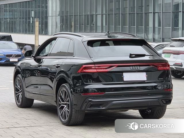 Audi Q8 2023 Черный из Китая, фото 6
