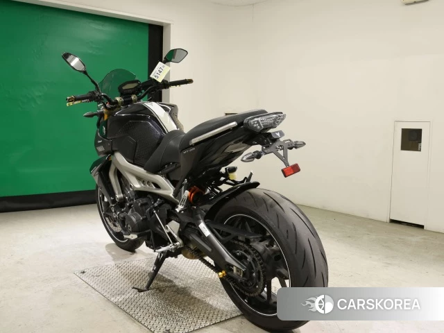 Yamaha MT-09 id 4306679 из Японии 6