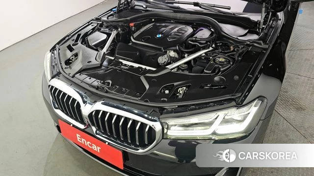 BMW 5 Series (G30) id 3793664 из Кореи 16