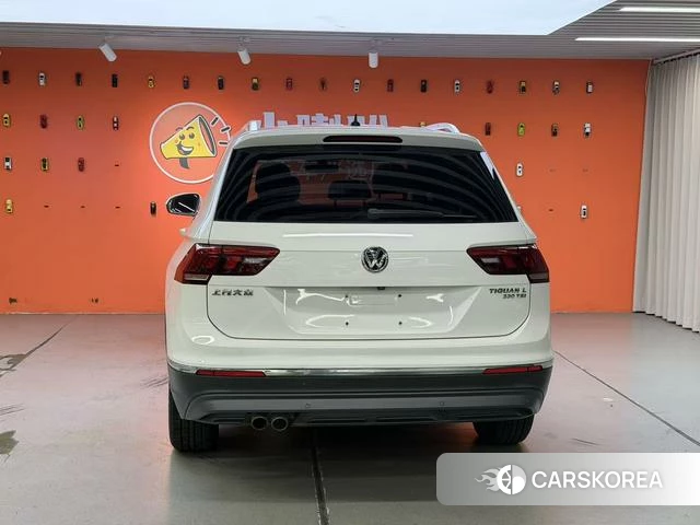 Volkswagen Tiguan L id 4253523 из Китая 11