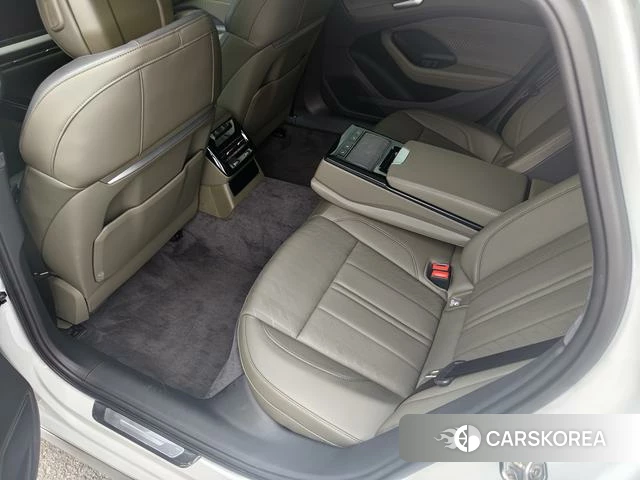 Audi A6L 2026 Белый из Китая, фото 6
