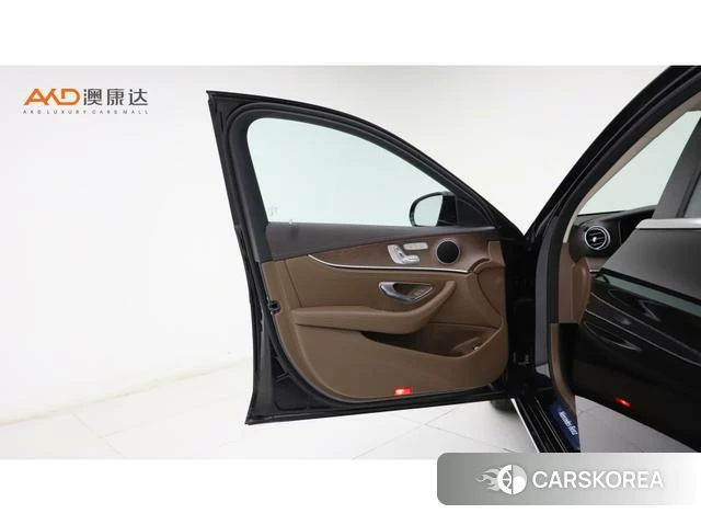 Mercedes-Benz E-class 2022 Черный из Китая, фото 6