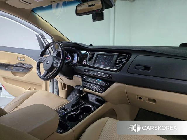 Kia The New Carnival id 4406319 из Кореи 16