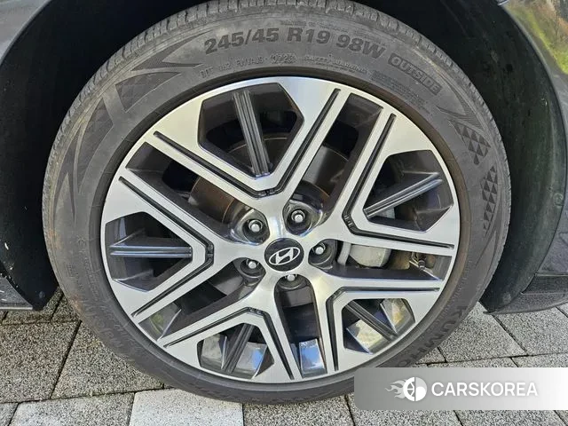 Hyundai Grandeur (GN7) id 3315774 из Кореи 16