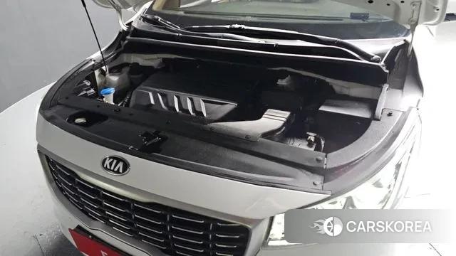 Kia The New Carnival id 3563320 из Кореи 16