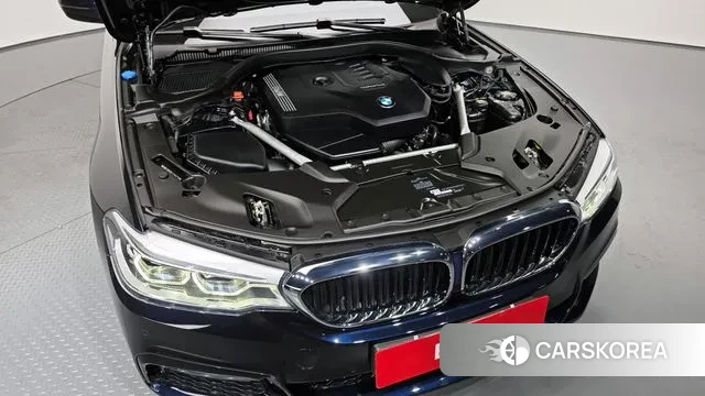 BMW 5 Series (G30) id 3672155 из Кореи 16