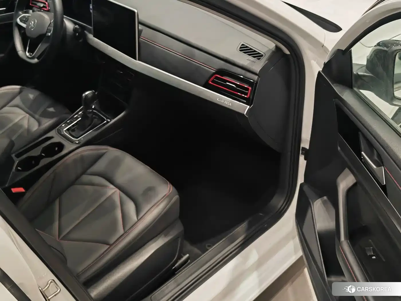 Volkswagen Lavida 2025 Белый из Китая, фото 6