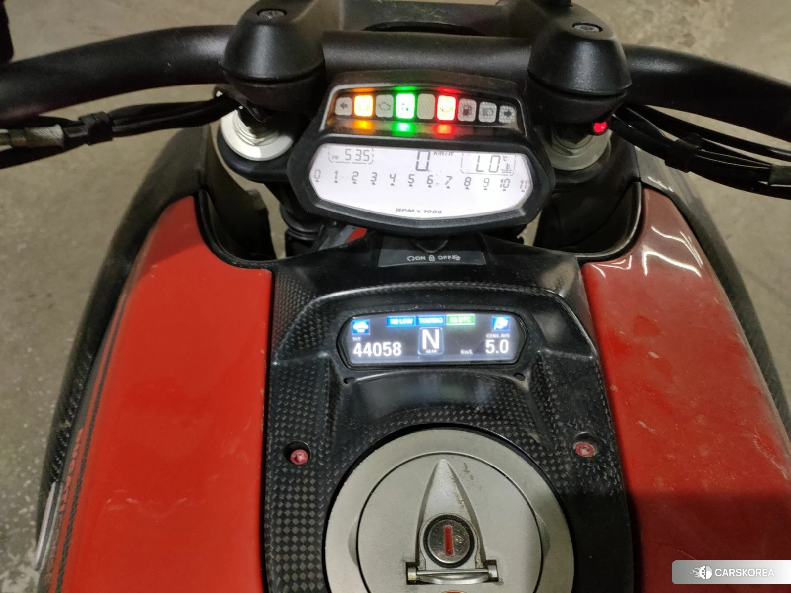 Ducati DIAVEL CARBON id 3957899 из Японии 6