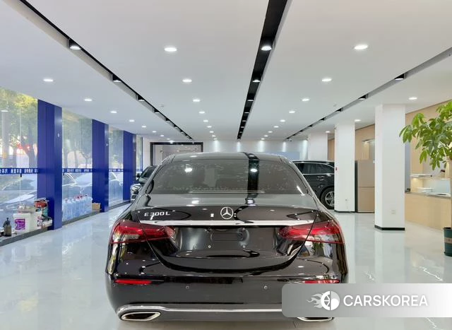 Mercedes-Benz E-class id 4255973 из Китая 12