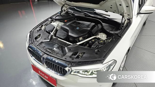 BMW 5 Series (G30) id 4849892 из Кореи 29