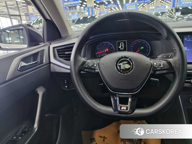 Volkswagen Polo id 4261338 из Китая 14