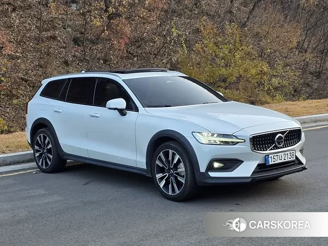 Volvo V60 Cross-Country 2nd Generation id 3410976 из Кореи 16