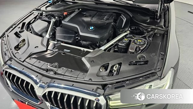 BMW 5 Series (G30) id 3903628 из Кореи 16