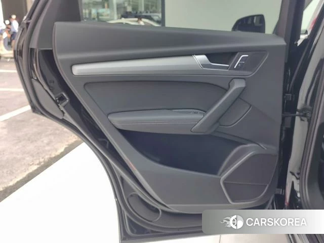 Audi Q5L id 4366014 из Китая 17