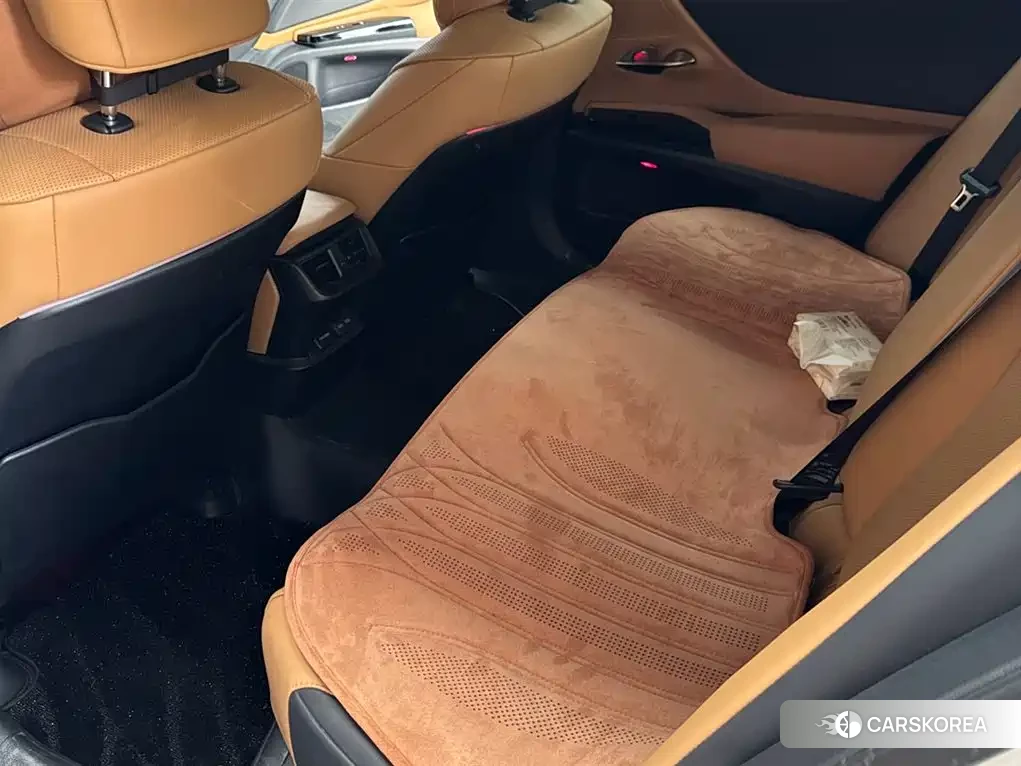 Lexus ES 2024 Белый из Китая, фото 6