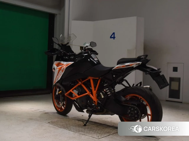 KTM 1290 SUPER DUKE GT id 4367993 из Японии 6