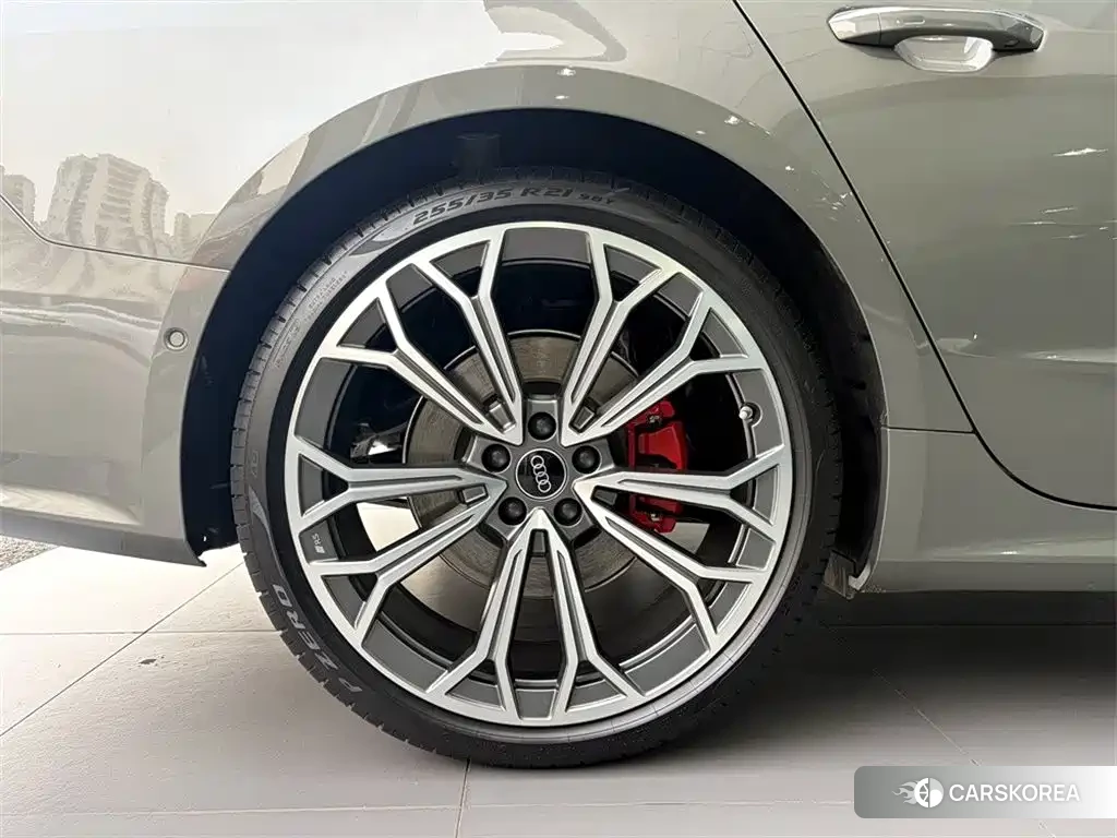 Audi A7L id 4559625 из Китая 10